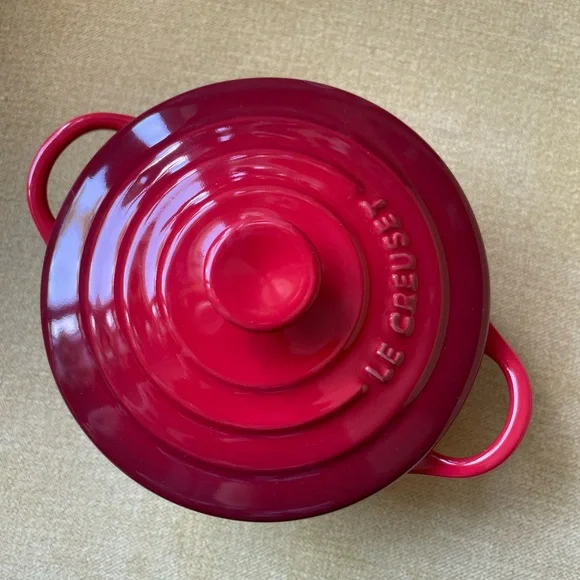 Le Creuset Stoneware Cherry Red Set of 4 Mini Cocottes with Recipe Book - Picture 7 of 15
